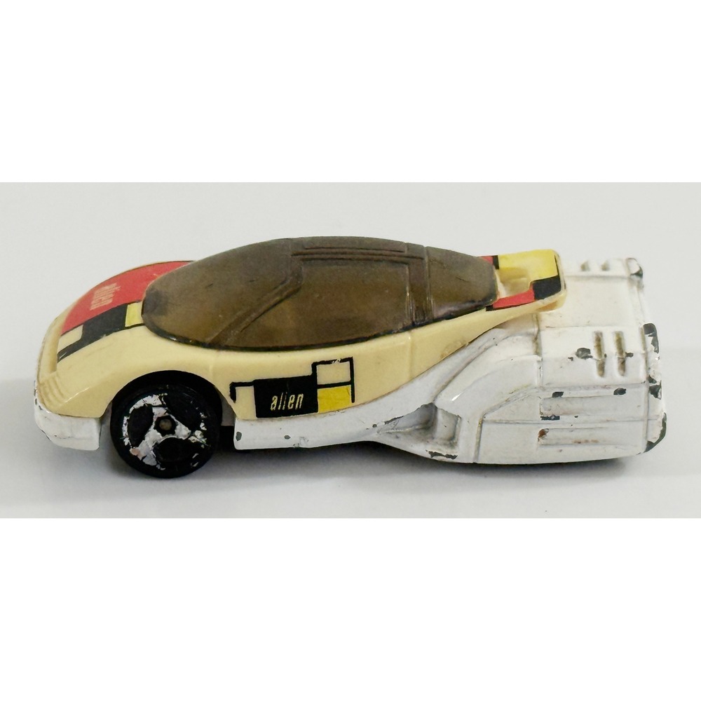 Hot Wheels Alien Toy Car Kids OS White 1988 Vintage Diecast Futuristic Vehicle